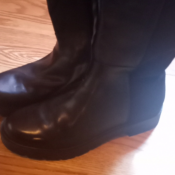 Shoes - Picture 2 of 3